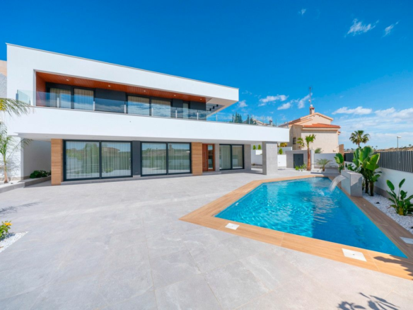 4-bedroom Villa In Rojales, Spain (203 M²)