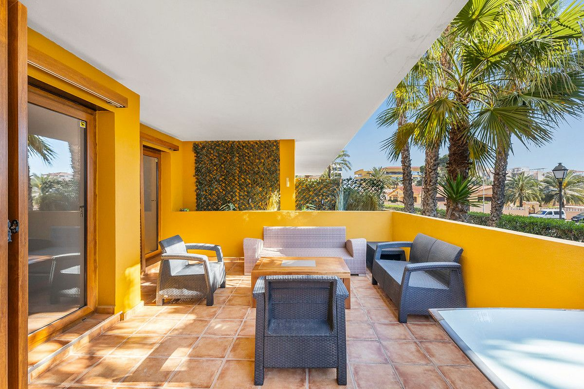 2-bedroom Apartment In Orihuela Costa, Spain (84 M²)