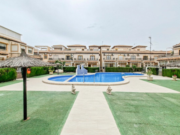 2-bedroom Villa In Torrevieja, Spain (51 M²)