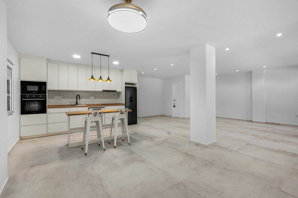 3-bedroom Apartment In Torrevieja, Spain (171 M²)