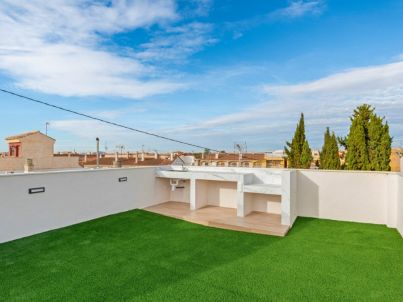 4-bedroom Villa In Pilar De La Horadada, Spain (121 M²)