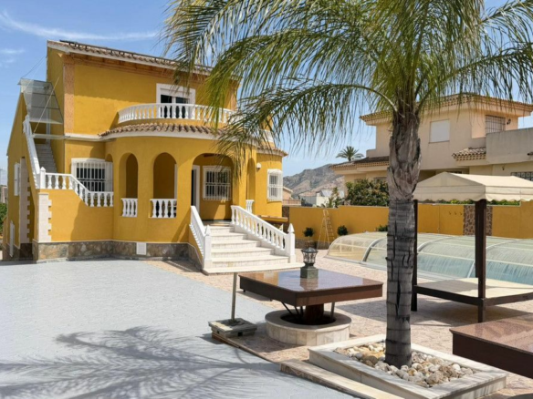 5-bedroom Villa In Orihuela, Spain (201 M²)