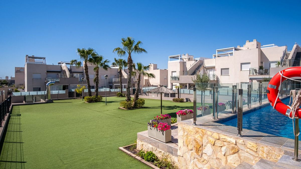 3-bedroom Apartment In Torrevieja, Spain (78 M²)