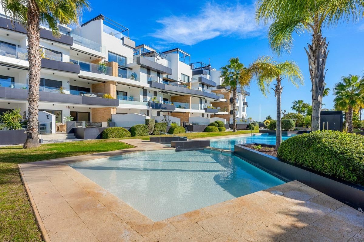 3-bedroom Apartment In Orihuela Costa, Spain (88 M²)