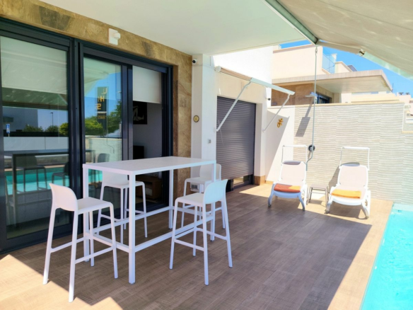 3-bedroom Villa In San Miguel De Salinas, Spain (92 M²)