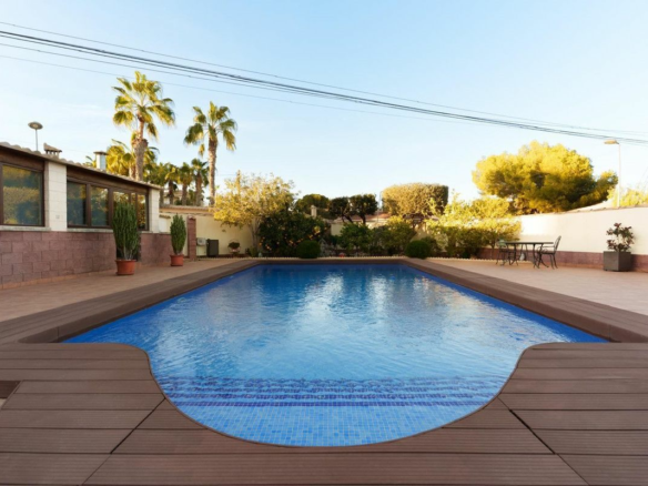 7-bedroom Villa In Orihuela Costa, Spain (284 M²)