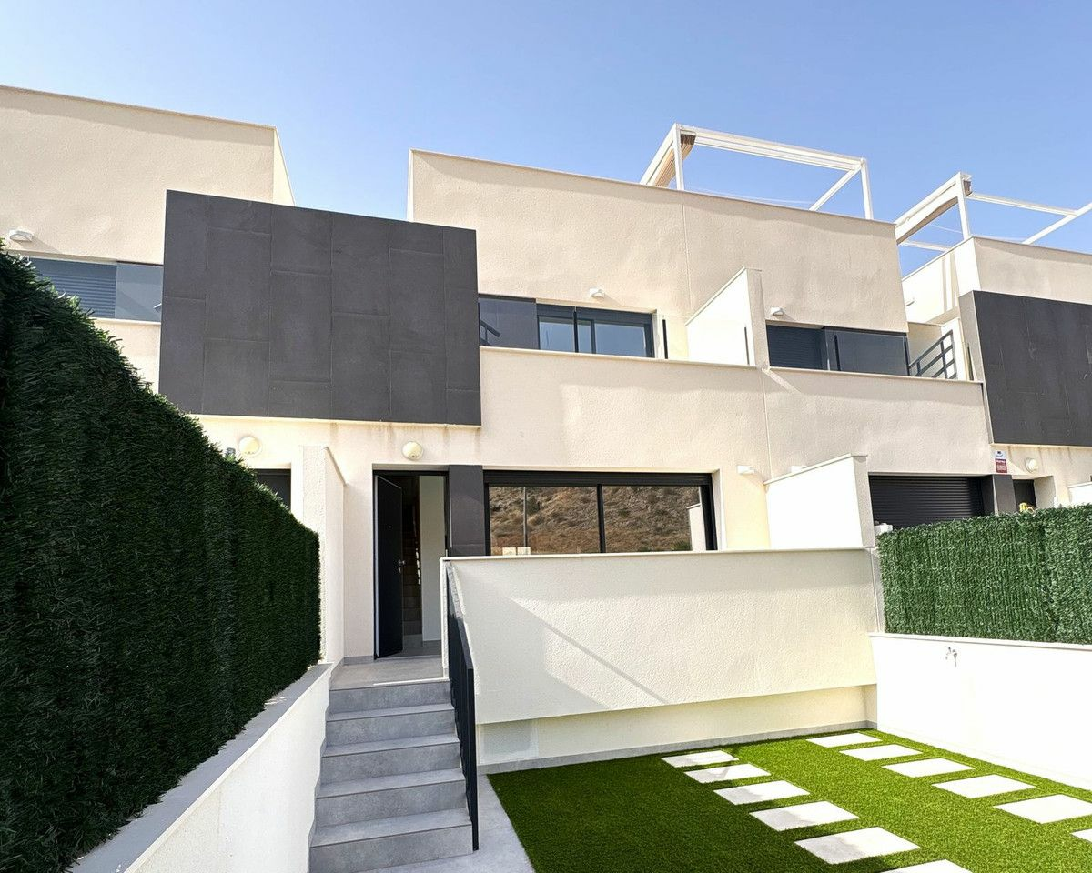2-2-4f0dc4 2-bedroom House In Cox, Spain (81 M²)
