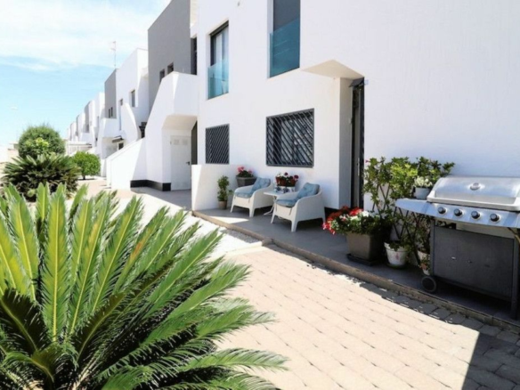 2-bedroom Apartment In Orihuela Costa, Spain (73 M²)