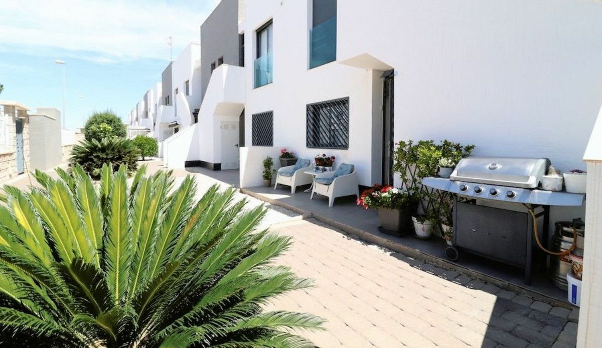 2-bedroom Apartment In Orihuela Costa, Spain (73 M²)
