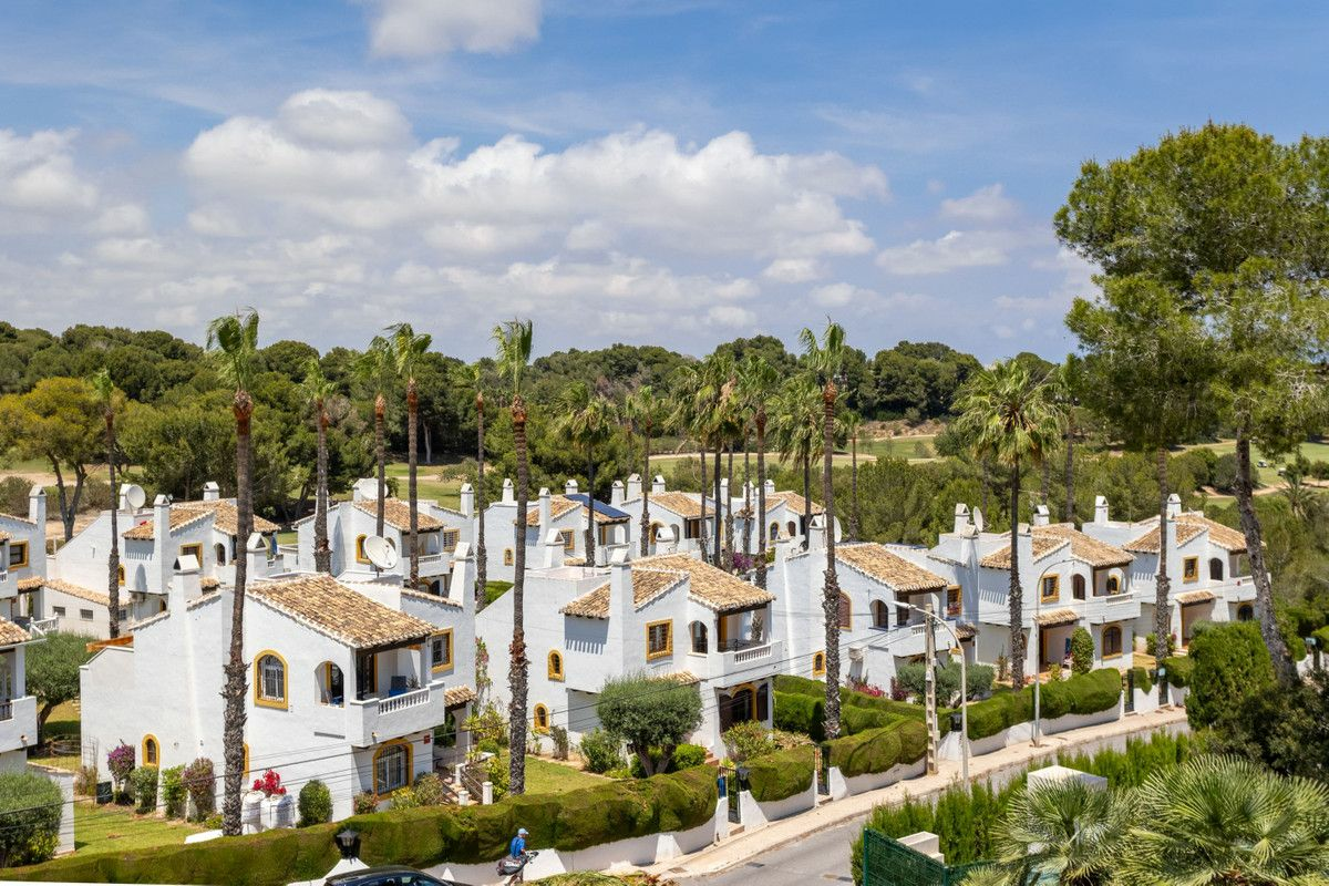 4-bedroom Villa In Orihuela Costa, Spain (150 M²)