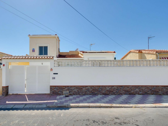 3-bedroom Villa In La Marina, Spain (121 M²)