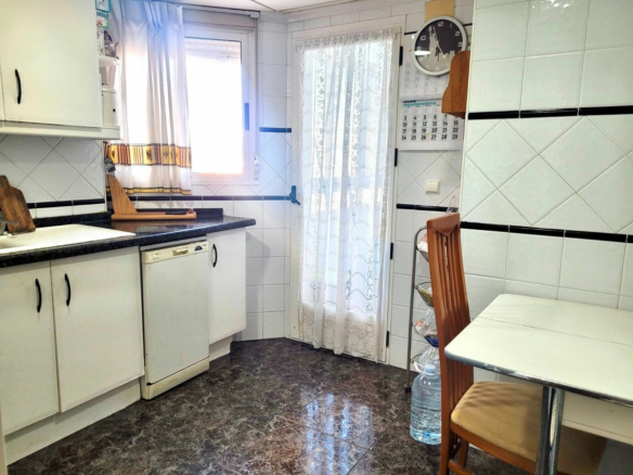 3-bedroom Apartment In Guardamar Del Segura, Spain (108 M²)