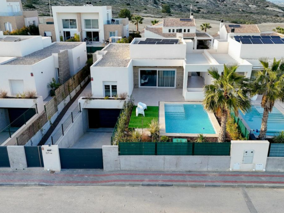 4-bedroom Villa In Algorfa, Spain (362 M²)