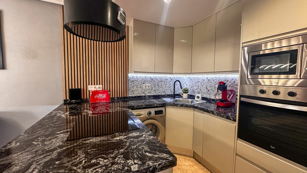 3-bedroom Apartment In Torrevieja, Spain (94 M²)