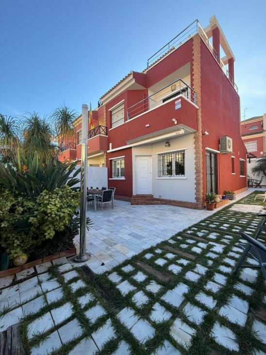 4-bedroom Villa In Pilar De La Horadada, Spain (155 M²)