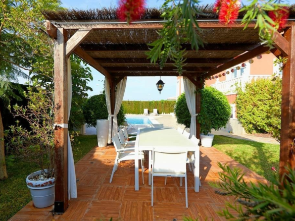 Villa In Rojales