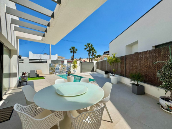 3-bedroom Villa In San Miguel De Salinas, Spain (90 M²)