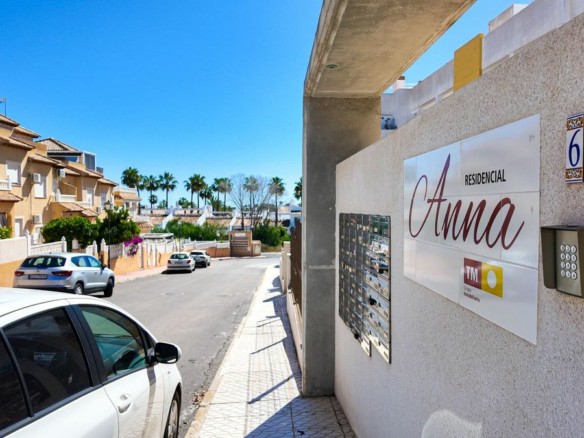 2-bedroom Apartment In Orihuela Costa, Spain (131 M²)