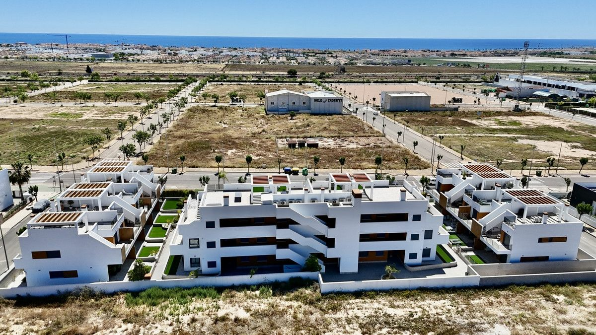 2-bedroom Apartment In Pilar De La Horadada, Spain (114 M²)