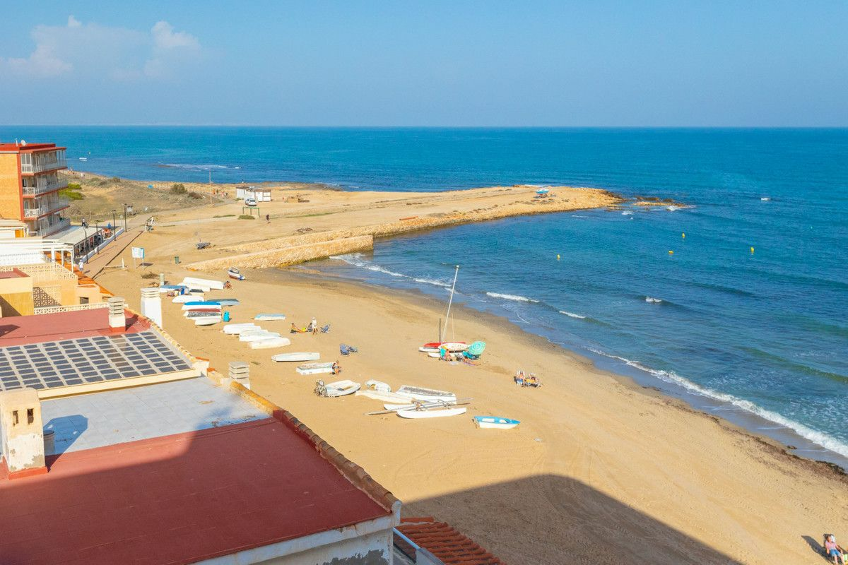 3-bedroom Apartment In Torrevieja, Spain (80 M²)