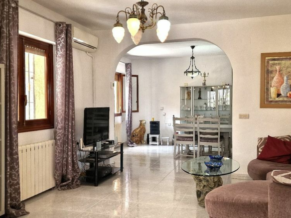 6-bedroom Villa In Orihuela, Spain (250 M²)