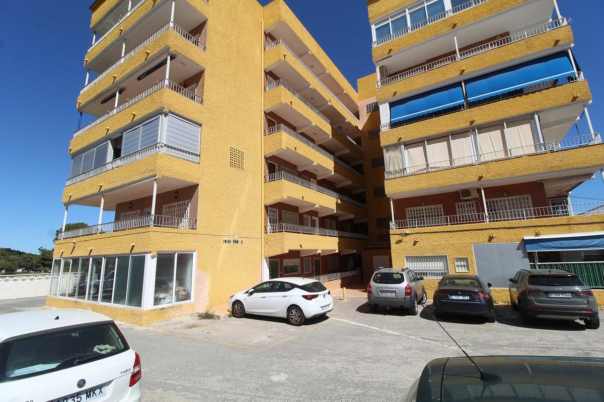 2-bedroom Apartment In Orihuela Costa, Spain (89 M²)