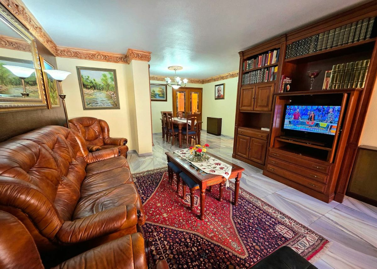 3-bedroom Apartment In Alicante, Spain (167 M²)
