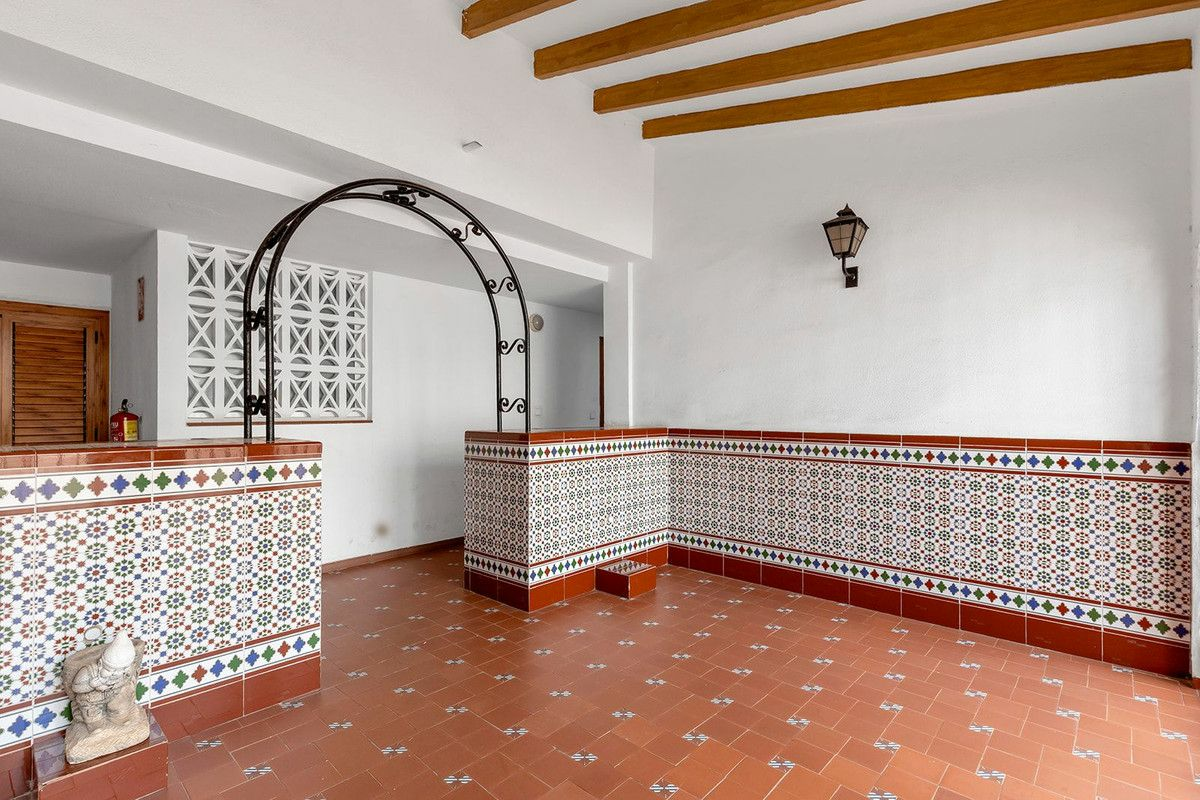 4-bedroom Apartment In Torrevieja, Spain (160 M²)
