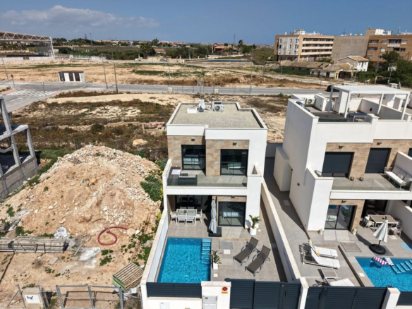 3-bedroom Villa In Los Montesinos, Spain (120 M²)