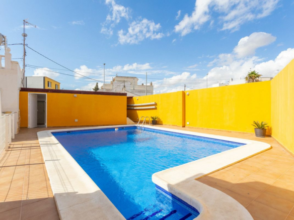 4-bedroom House In Los Montesinos, Spain (152 M²)