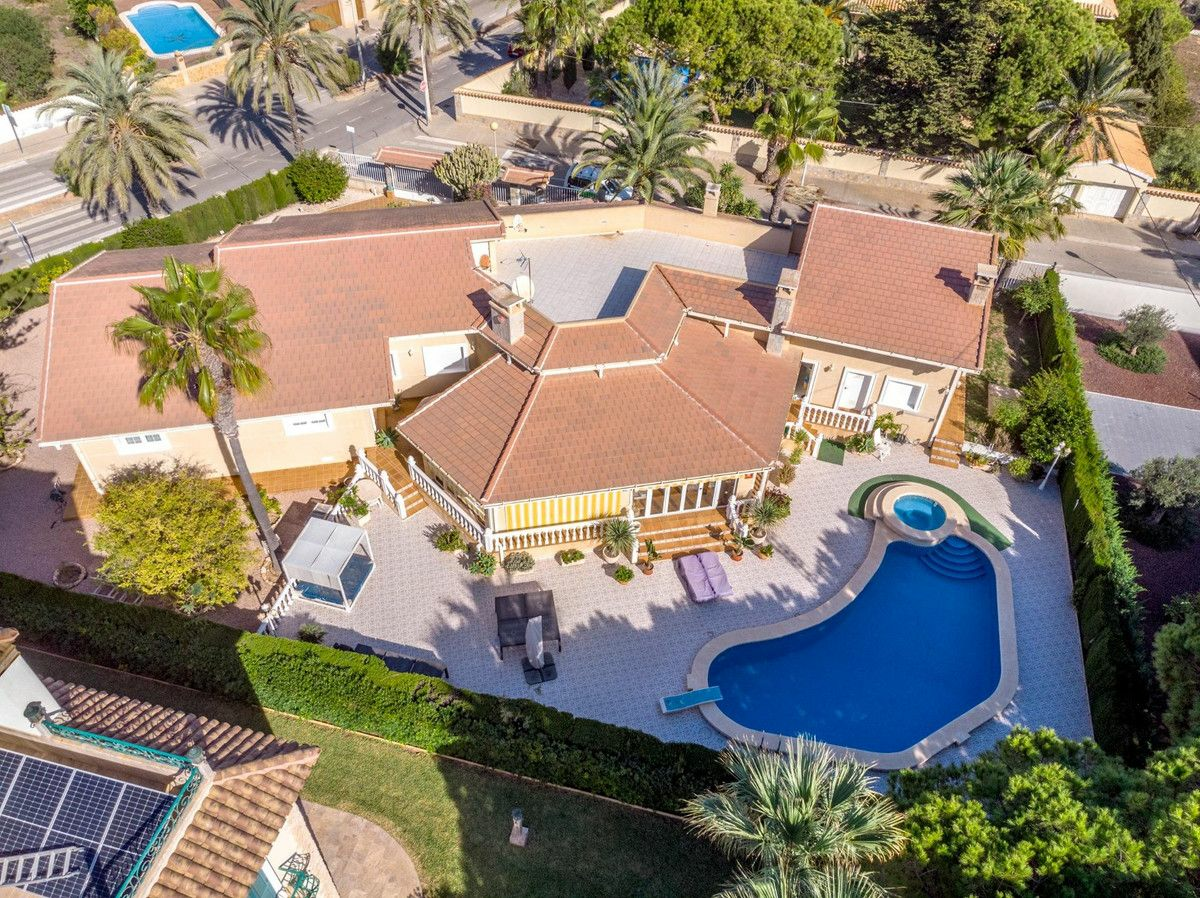 3-bedroom Villa In Cabo Roig, Spain (340 M²)