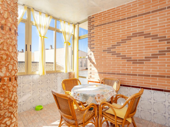 4-bedroom Villa In La Union, Spain (163 M²)
