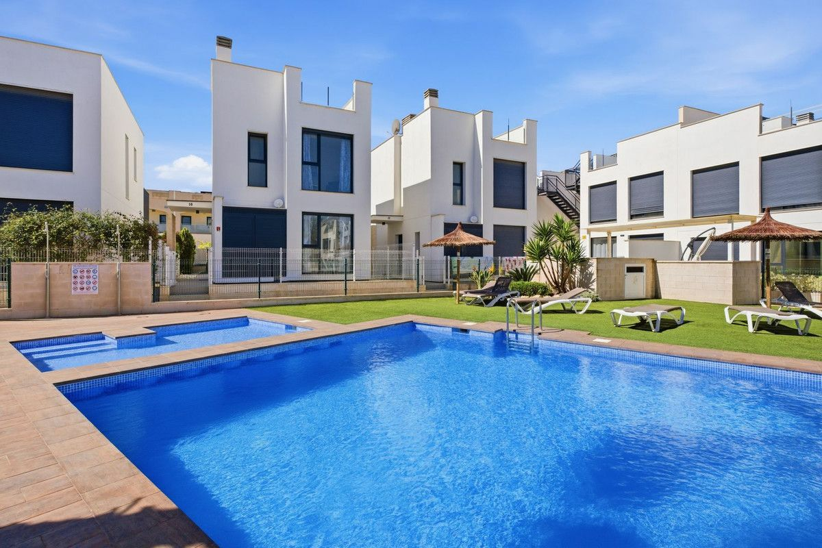 3-bedroom Villa In Orihuela Costa, Spain (99 M²)