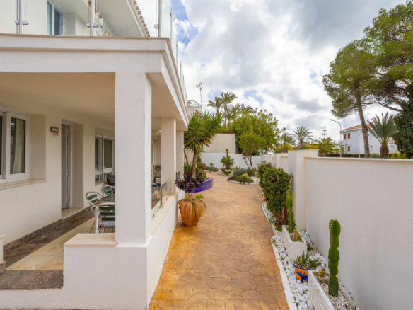 8-bedroom Villa In Orihuela Costa, Spain (446 M²)