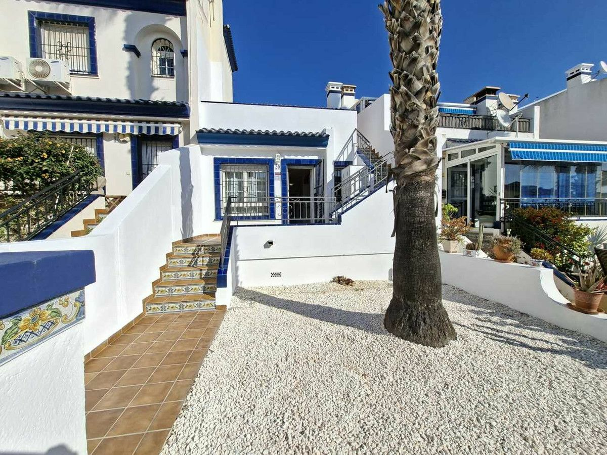 2-bedroom Villa In Orihuela Costa, Spain (65 M²)
