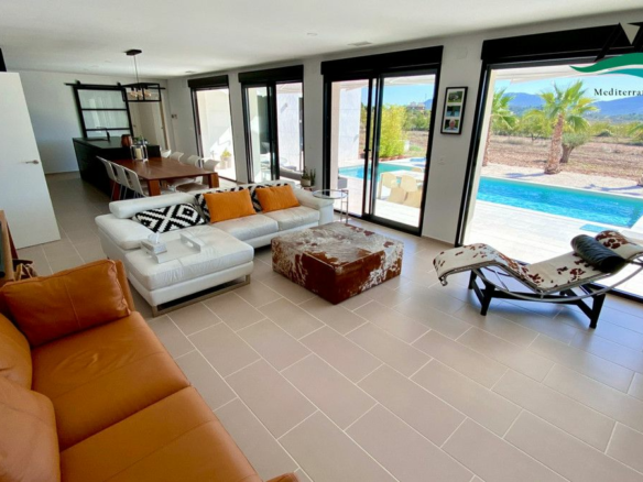 3-bedroom Villa In Hondon De Las Nieves, Spain (165 M²)