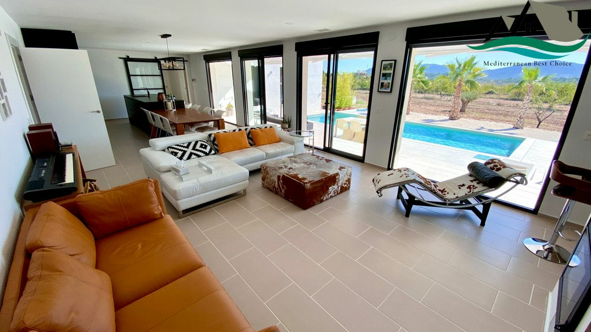 3-bedroom Villa In Hondon De Las Nieves, Spain (165 M²)