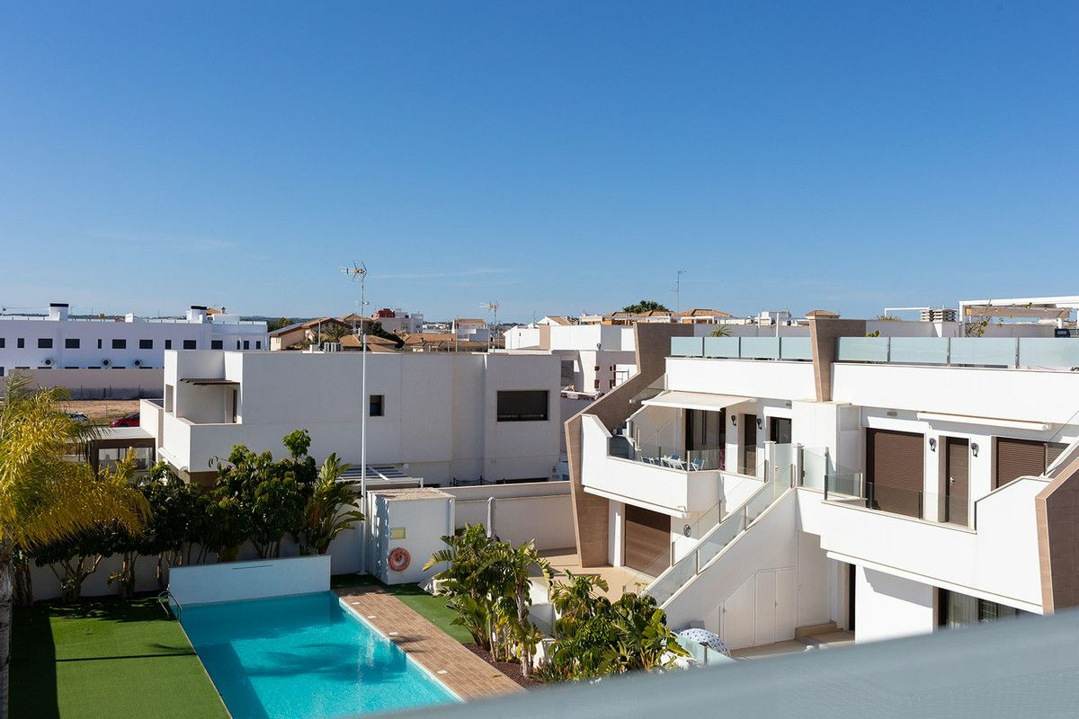 2-bedroom Apartment In Pilar De La Horadada, Spain (77 M²)