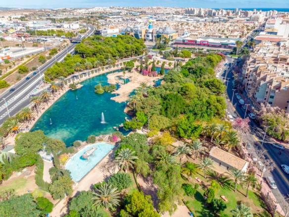 2-bedroom Apartment In Torrevieja, Spain (82 M²)