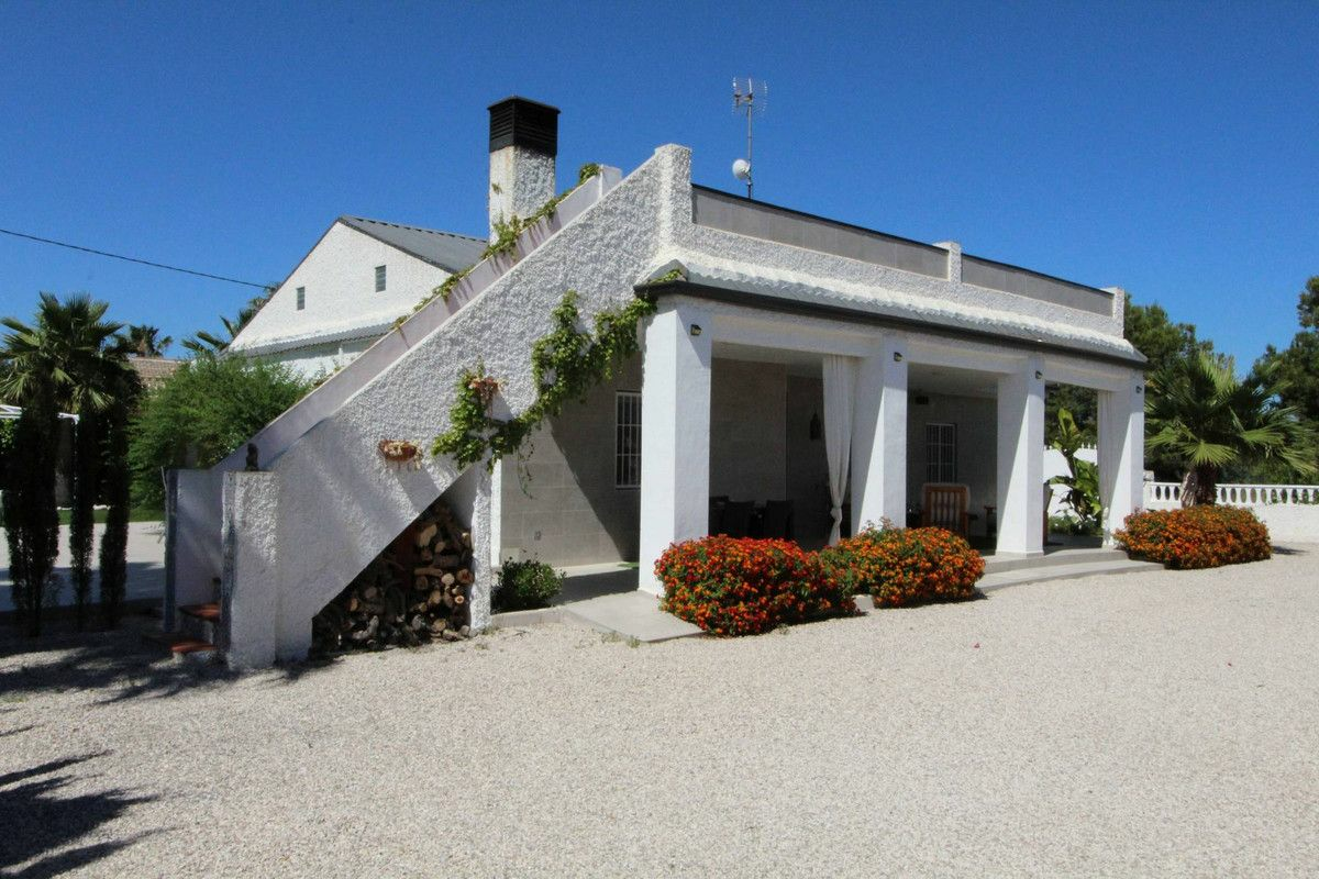 Villa In Elche