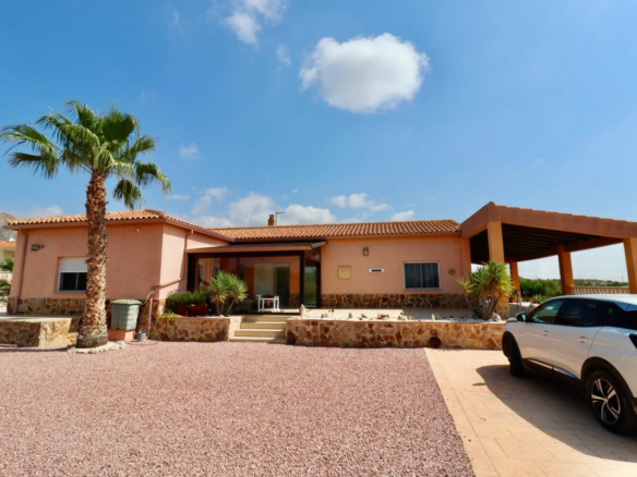4-bedroom Villa In Albatera, Spain (198 M²)