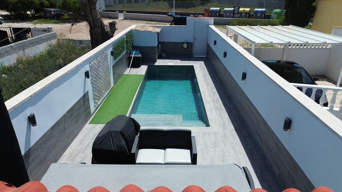 2-bedroom Villa In Torrevieja, Spain (57 M²)