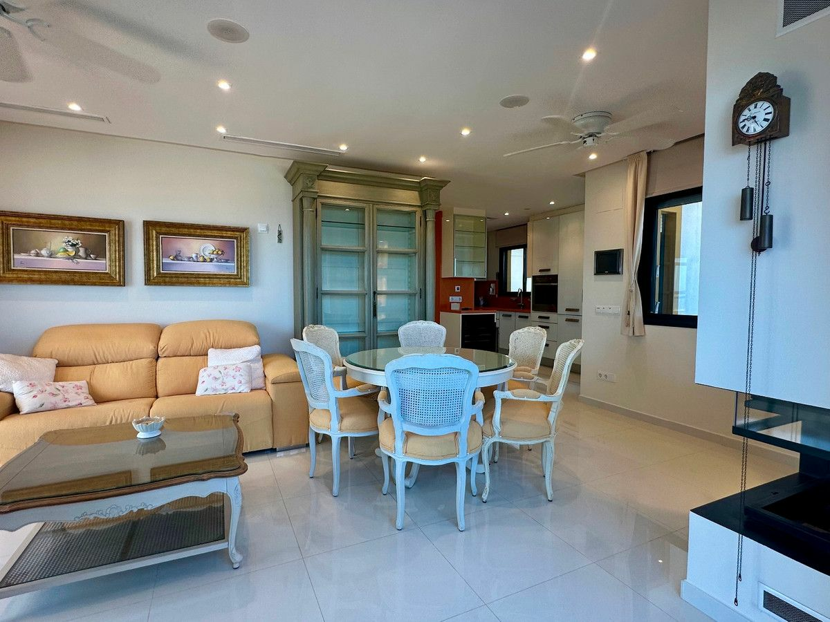 2-bedroom Apartment In Guardamar Del Segura, Spain (160 M²)