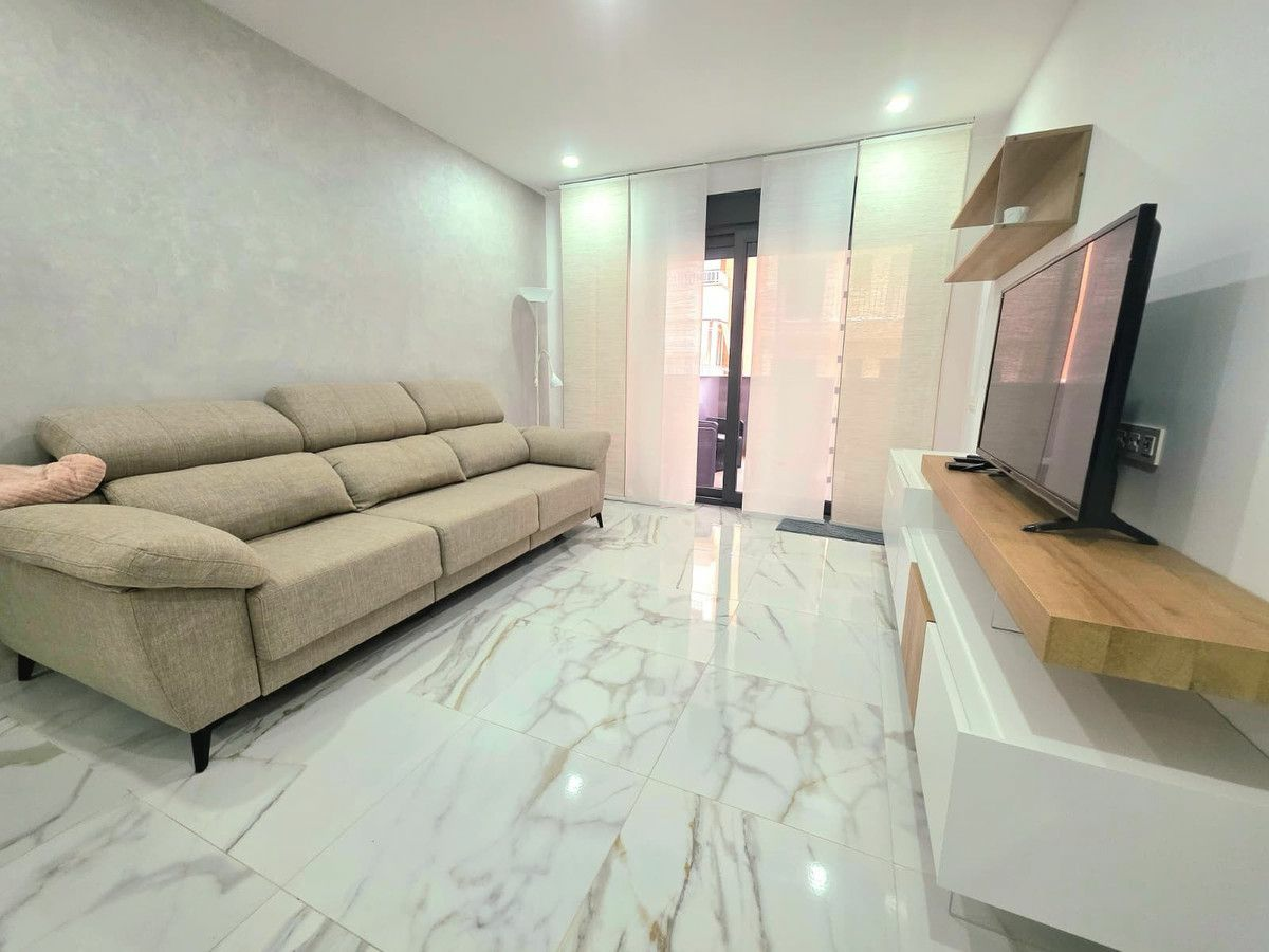 2-bedroom Apartment In Torrevieja, Spain (100 M²)