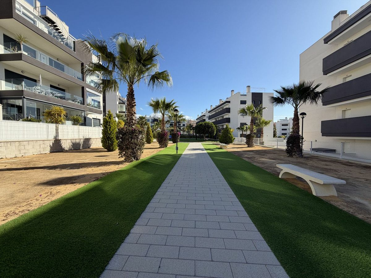 2-bedroom Apartment In Orihuela Costa, Spain (80 M²)
