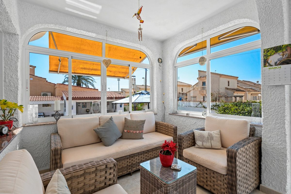 3-bedroom Villa In Rojales, Spain (104 M²)