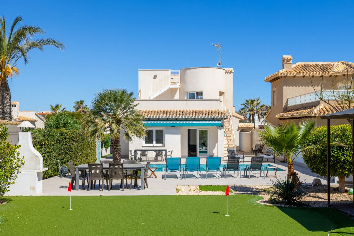 3-bedroom Villa In Orihuela Costa, Spain (94 M²)