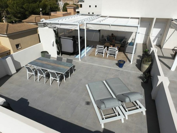 2-bedroom Apartment In Orihuela Costa, Spain (85 M²)