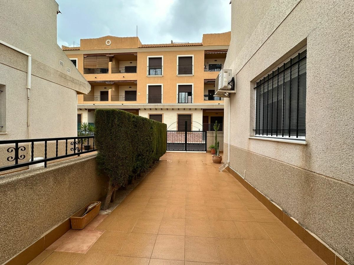 4-bedroom House In Los Alcázares, Spain (82 M²)