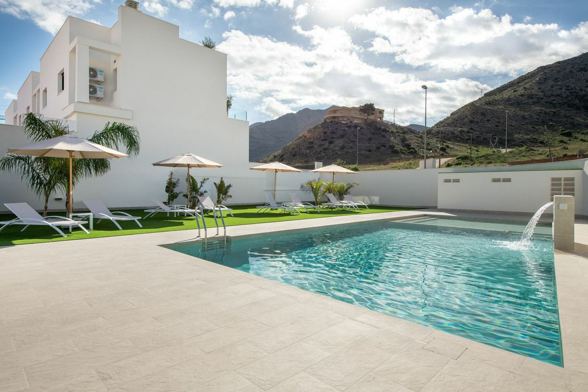 2-bedroom House In Cox, Spain (81 M²)